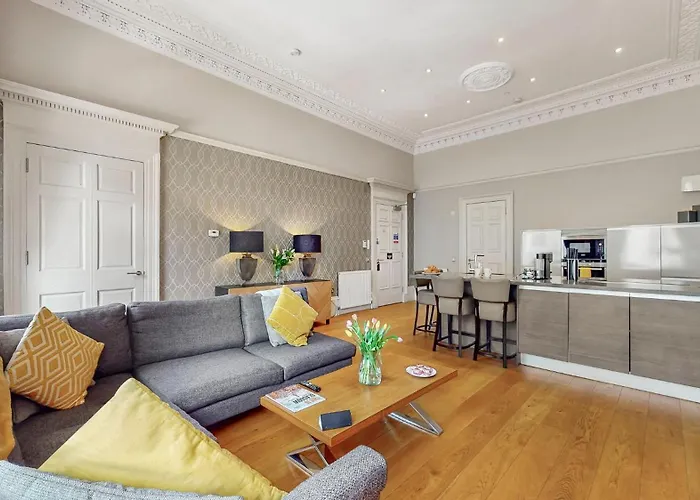 Deluxe One-Bedroom Apartment